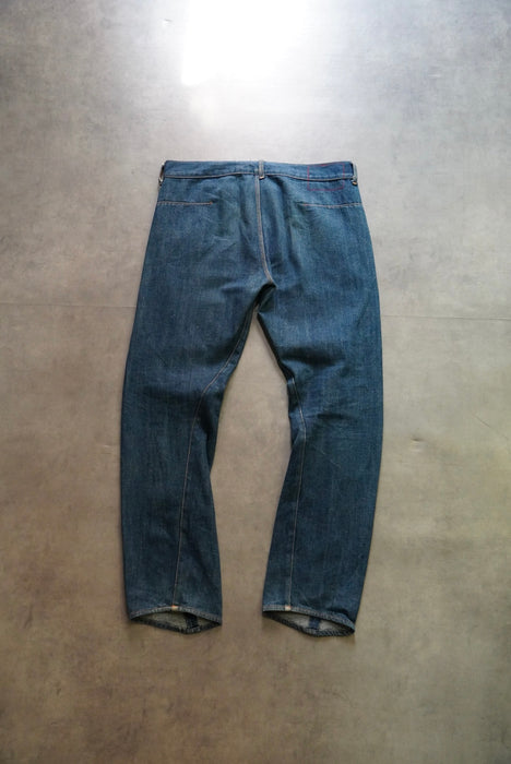 00s Levi's Red drape denim