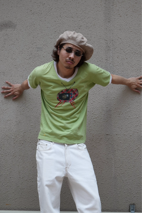 90s silverTab ringer tee