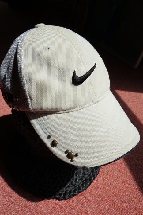NIKE GOLF mesh cap “kira kira“