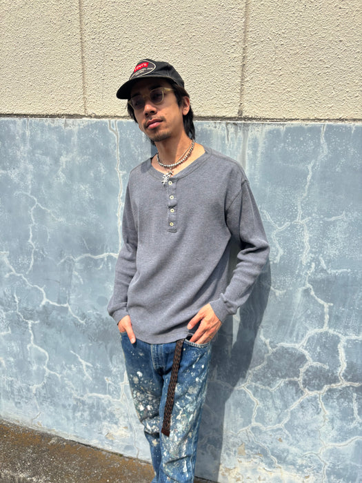 00s GAP henry tee