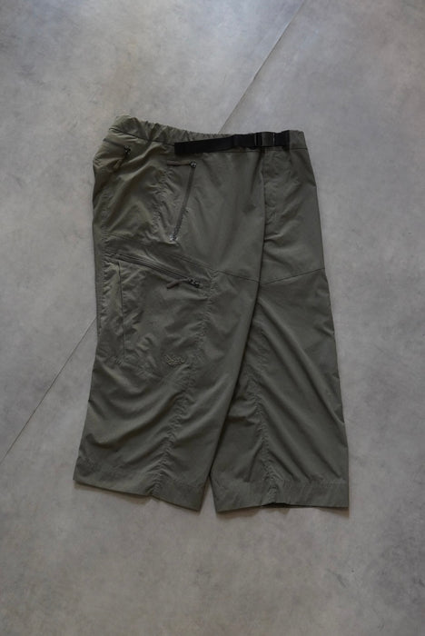 ARC'TERYX cropped trekking pants