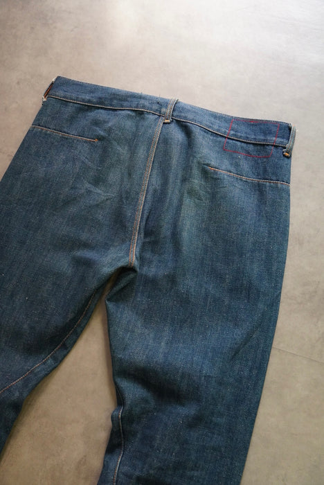 00s Levi's Red drape denim