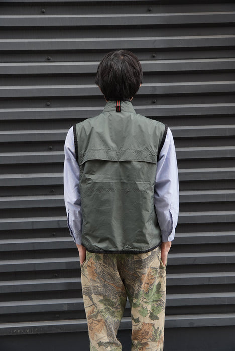 00s GAP nylon tech vest