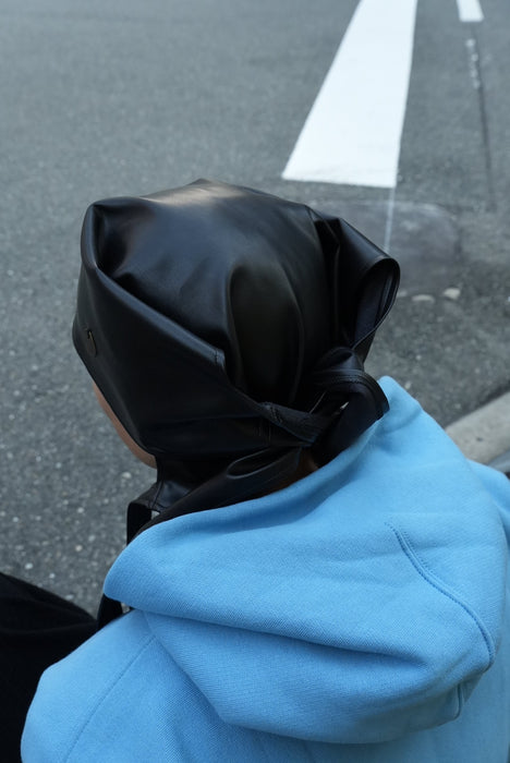 NAM HEAD APRON FAUX LEATHER