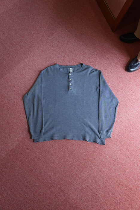 00s GAP henry tee