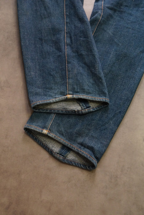 00s Levi's Red drape denim