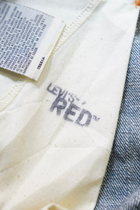 00s Levi's Red drape denim