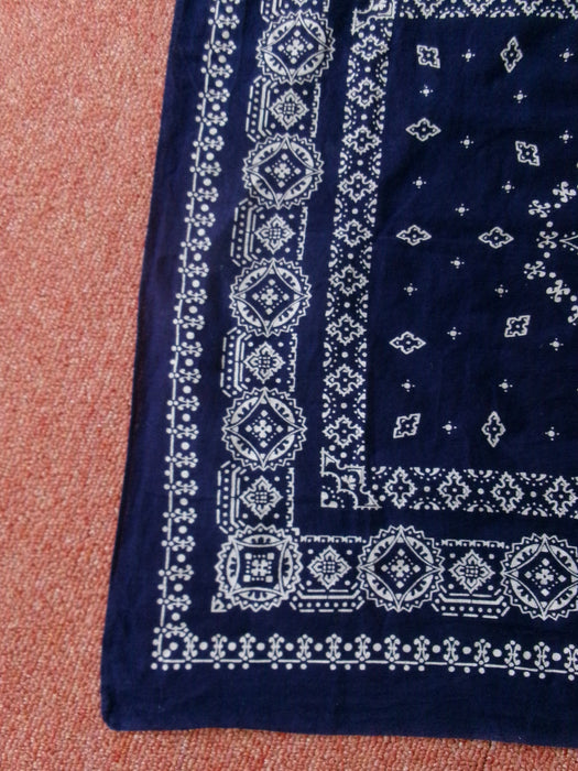 70s geometric star medallion bandana