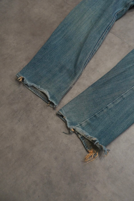 00s Levi's Red drape denim