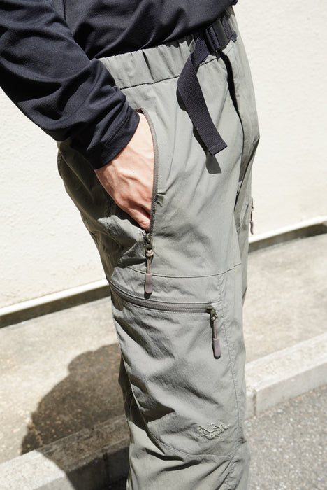 ARC'TERYX cropped trekking pants