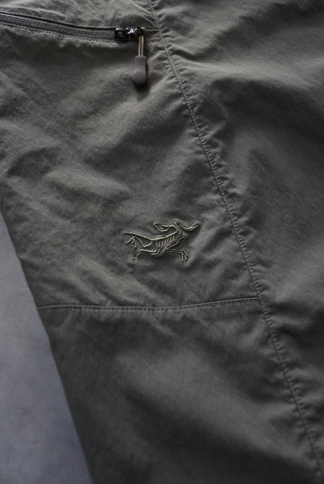 ARC'TERYX cropped trekking pants