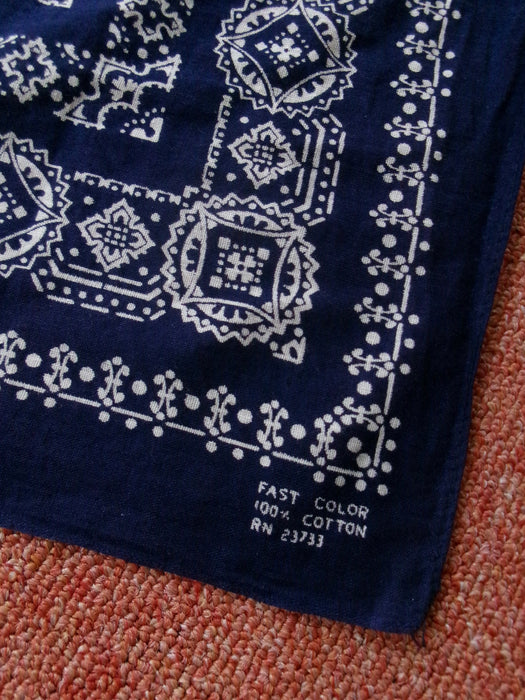 70s geometric star medallion bandana