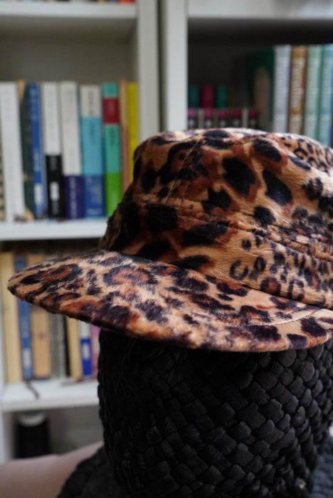 leopard velours cap