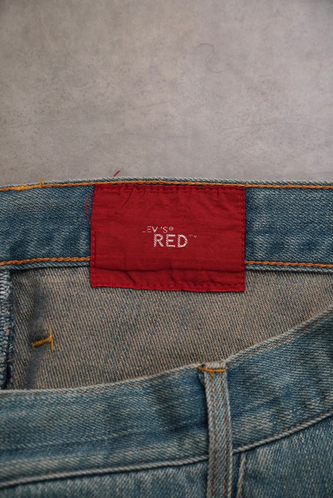 00s Levi's Red drape denim