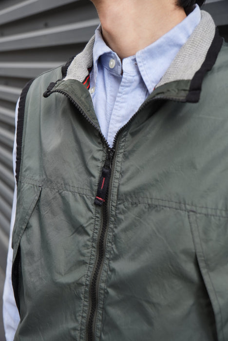 00s GAP nylon tech vest