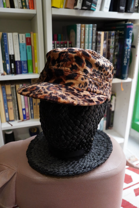 leopard velours cap