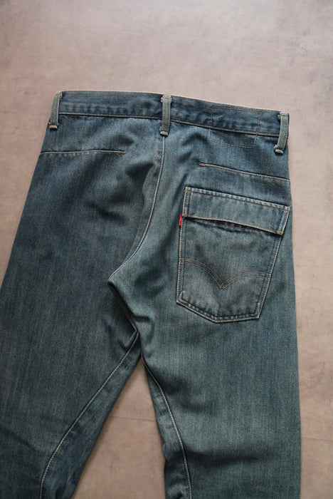 Levi's ENGINEERED TIGHT