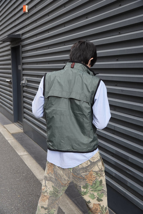 00s GAP nylon tech vest