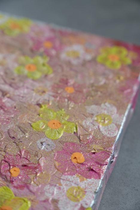 「pink wall」