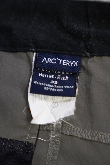 ARC'TERYX cropped trekking pants