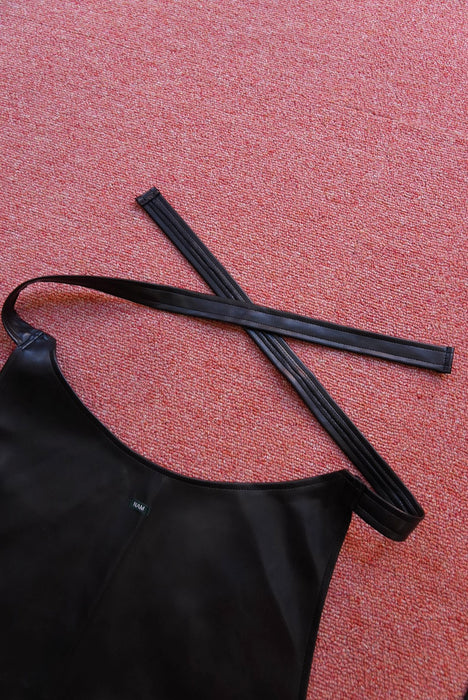 NAM HEAD APRON FAUX LEATHER