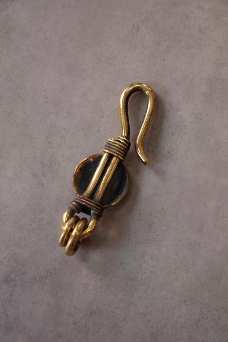 handmade brass key chain "peace" black