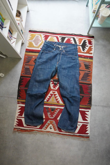 00s Levi's Red drape denim